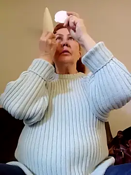 Hottie-Mom online show from April 23, 2026, 7:48 am