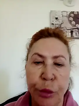 Hottie-Mom online show from May 23, 2026, 7:29 am