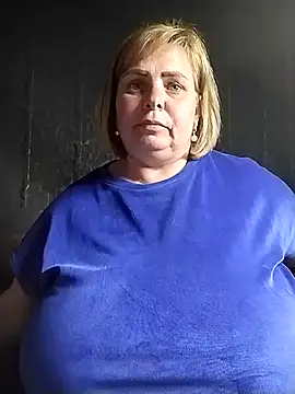 Snapshot of EvaCristal chatting on April 17, 2026, 5:49 pm EvaCristal online show from April 17, 2026, 5:49 pm