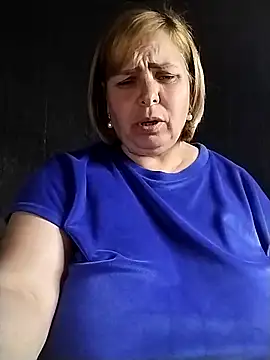 Snapshot of EvaCristal chatting on May 1, 2026, 8:25 pm EvaCristal online show from May 1, 2026, 8:25 pm