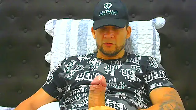 Snapshot of altenori112 chatting on June 24, 2026, 9:23 pm altenori112 online show from June 24, 2026, 9:23 pm