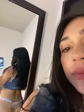 Snapshot of LaanaCooper chatting on March 7, 2025, 3:49 pm LaanaCooper online show from March 7, 2025, 3:49 pm
