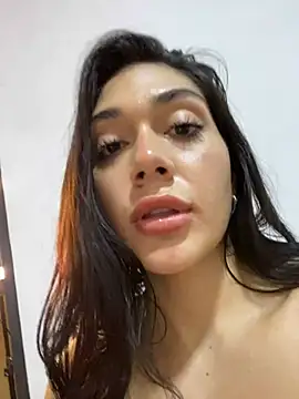 Snapshot of LaanaCooper chatting on February 13, 2025, 3:45 pm LaanaCooper online show from February 13, 2025, 3:45 pm