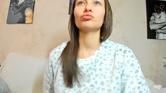 EmmaAmazingEyes online show from March 22, 2026, 10:11 pm