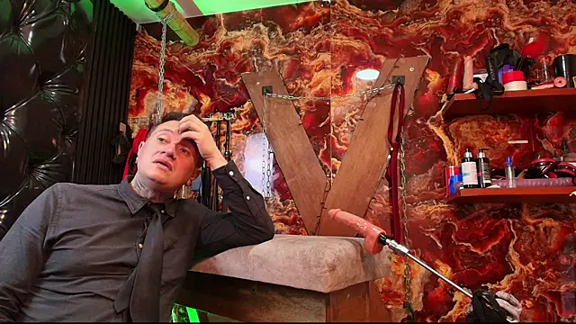 Snapshot of boy_n_girl chatting on April 1, 2026, 5:10 pm boy n girl online show from April 1, 2026, 5:10 pm