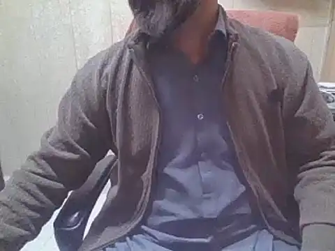 Snapshot of hairymaster95 chatting on December 5, 2025, 4:11 am hairymaster95 online show from December 5, 2025, 4:11 am