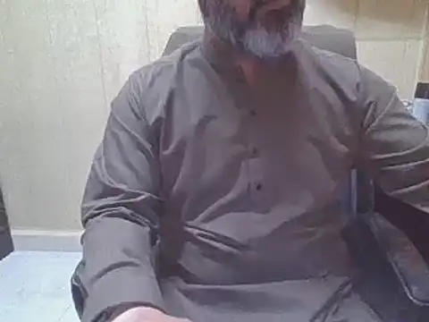 Snapshot of hairymaster95 chatting on November 21, 2025, 4:11 am hairymaster95 online show from November 21, 2025, 4:11 am