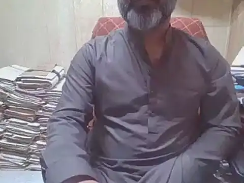 Snapshot of hairymaster95 chatting on October 27, 2025, 3:29 am hairymaster95 online show from October 27, 2025, 3:29 am