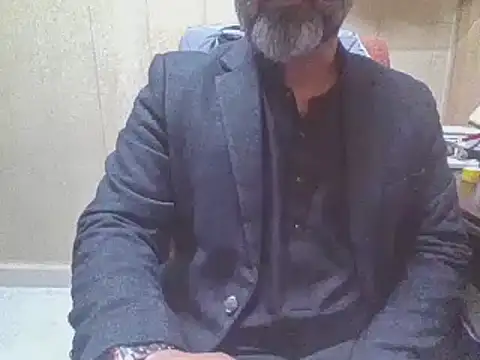 Snapshot of hairymaster95 chatting on December 18, 2025, 4:17 am hairymaster95 online show from December 18, 2025, 4:17 am