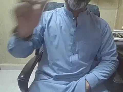 Snapshot of hairymaster95 chatting on December 15, 2025, 4:18 am hairymaster95 online show from December 15, 2025, 4:18 am