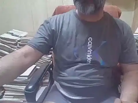 Snapshot of hairymaster95 chatting on November 2, 2025, 7:57 am hairymaster95 online show from November 2, 2025, 7:57 am