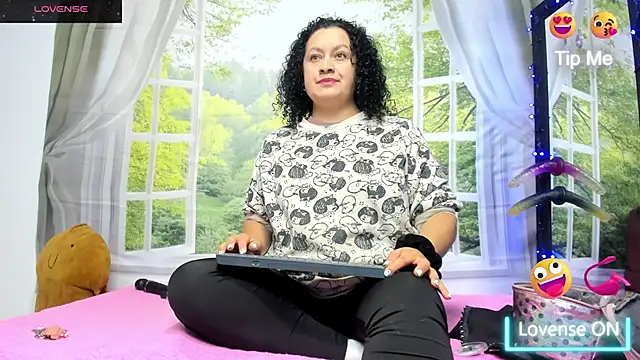 nikool32 online show from November 8, 2025, 12:20 pm