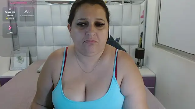 Kerly Doll online show from May 16, 2026, 9:52 am