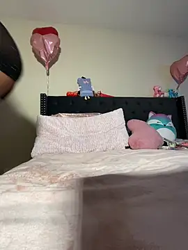 Snapshot of Cum2Charm chatting on March 2, 2025, 5:44 am Cum2Charm online show from March 2, 2025, 5:44 am