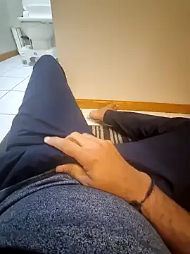 Snapshot of YourPersonall chatting on March 8, 2025, 2:51 pm YourPersonall online show from March 8, 2025, 2:51 pm