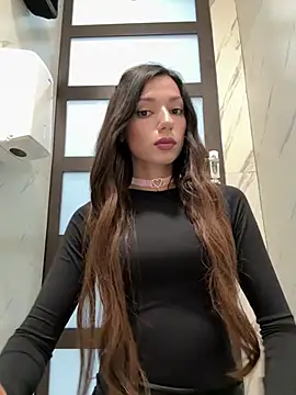  MiaQueen  online show from May 16, 2026, 9:47 pm