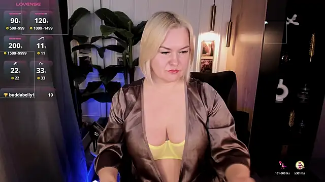 YolandaKiss online show from May 15, 2026, 8:18 pm