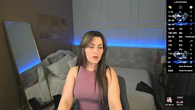 KylieMellow online show from April 22, 2026, 5:14 am