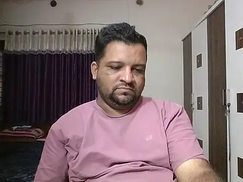 Snapshot of dhruv_love chatting on April 18, 2026, 12:40 pm dhruv love online show from April 18, 2026, 12:40 pm