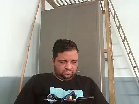Snapshot of dhruv_love chatting on May 8, 2026, 5:11 am dhruv love online show from May 8, 2026, 5:11 am