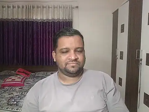 Snapshot of dhruv_love chatting on April 17, 2026, 11:57 am dhruv love online show from April 17, 2026, 11:57 am