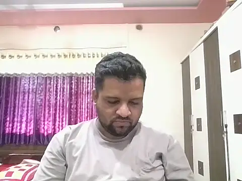 Snapshot of dhruv_love chatting on April 24, 2026, 4:14 am dhruv love online show from April 24, 2026, 4:14 am