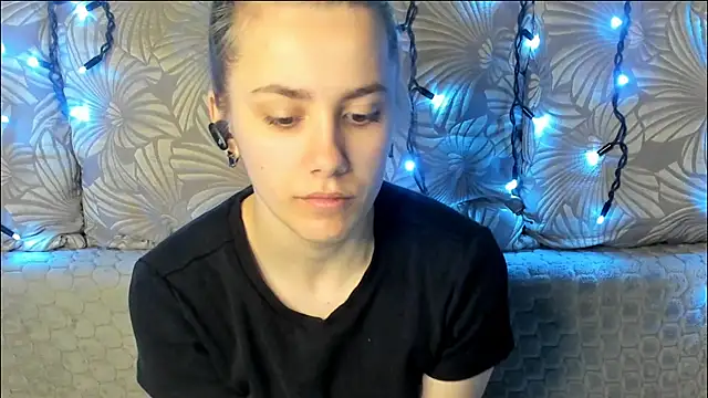 Snapshot of MaggieCake chatting on April 14, 2026, 4:50 am MaggieCake online show from April 14, 2026, 4:50 am