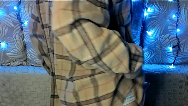 Snapshot of MaggieCake chatting on April 11, 2026, 3:03 am MaggieCake online show from April 11, 2026, 3:03 am