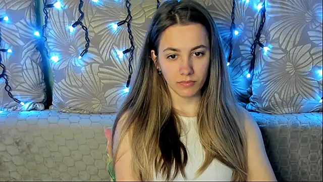 Snapshot of MaggieCake chatting on April 6, 2026, 4:57 am MaggieCake online show from April 6, 2026, 4:57 am