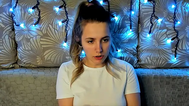 Snapshot of MaggieCake chatting on March 9, 2026, 2:59 am MaggieCake online show from March 9, 2026, 2:59 am