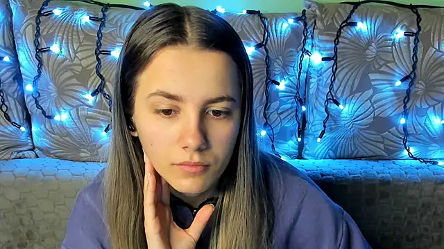 MaggieCake online show from February 8, 2026, 3:37 am