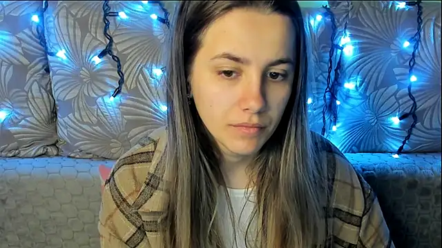 Snapshot of MaggieCake chatting on April 12, 2026, 4:05 am MaggieCake online show from April 12, 2026, 4:05 am