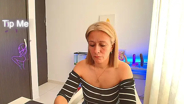 Naty Stone online show from September 22, 2025, 7:53 pm