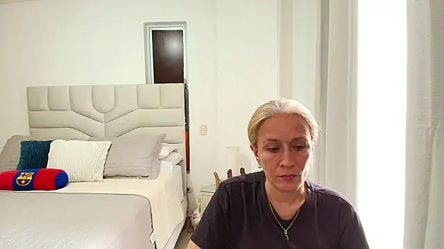 Naty Stone online show from April 1, 2026, 8:50 pm