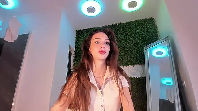 realhotfallingdevil online show from June 17, 2026, 4:45 am