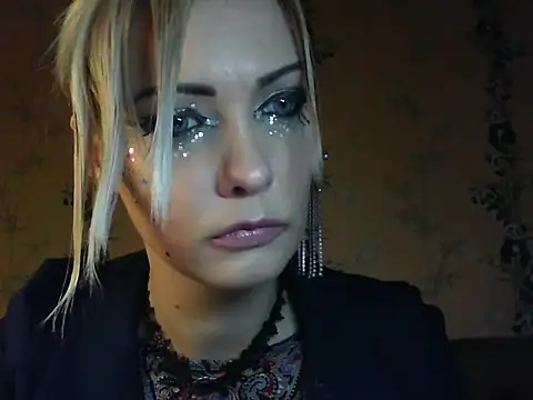 Snapshot of WildMissNiks chatting on April 9, 2026, 6:19 am WildMissNiks online show from April 9, 2026, 6:19 am