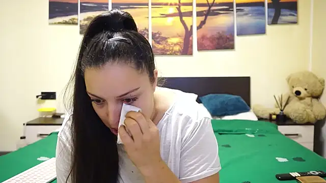 adelline online show from November 20, 2025, 9:58 pm