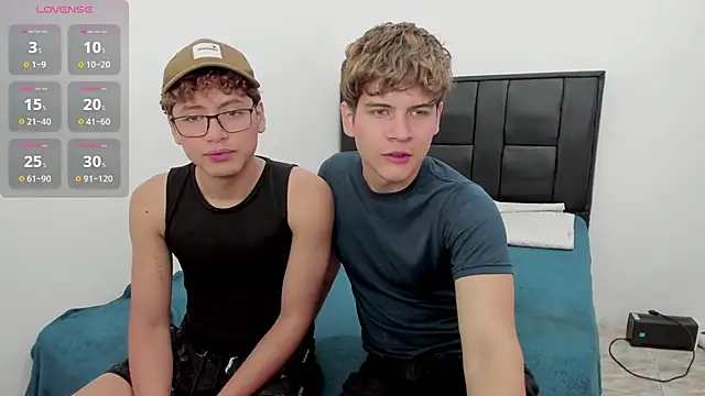 javieryalejandro online show from November 9, 2025, 2:43 pm