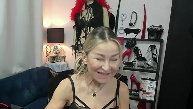 crystaLUX online show from April 9, 2026, 4:25 am