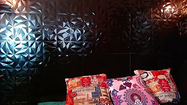 PINK  LOLA1 online show from February 4, 2026, 12:44 pm