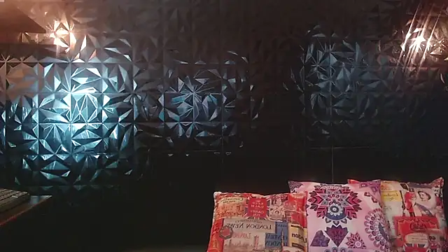 PINK  LOLA1 online show from April 9, 2026, 11:55 pm