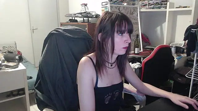 missthon0 online show from February 8, 2026, 3:43 pm