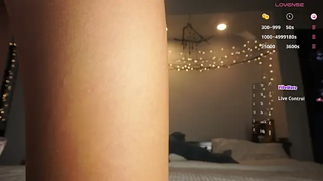 Snapshot of Amylittlestar chatting on April 14, 2026, 11:10 pm Amylittlestar online show from April 14, 2026, 11:10 pm