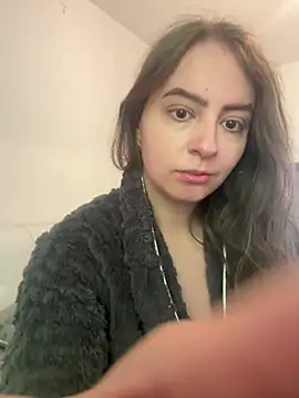 eleonoree online show from April 28, 2026, 1:37 pm