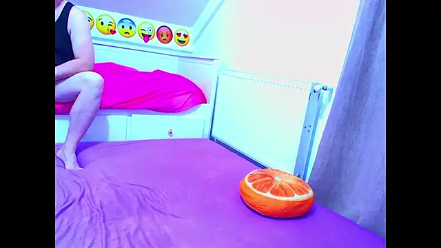 Snapshot of evehotty chatting on October 24, 2025, 7:02 pm evehotty online show from October 24, 2025, 7:02 pm