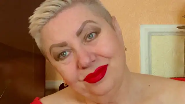 Snapshot of LadyPosh chatting on April 28, 2026, 10:14 pm LadyPosh online show from April 28, 2026, 10:14 pm