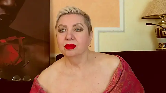 Snapshot of LadyPosh chatting on May 14, 2026, 7:44 pm LadyPosh online show from May 14, 2026, 7:44 pm