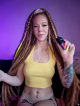 LucidLucy online show from April 15, 2026, 4:00 pm