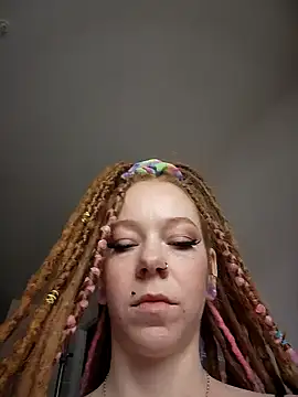 Snapshot of LucidLucy chatting on February 5, 2026, 2:24 pm LucidLucy online show from February 5, 2026, 2:24 pm