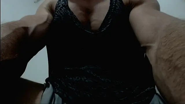 sexy fit guy on cam online show from February 19, 2026, 9:17 am